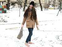 Feet - Nastya D - 2017-01-21 Cheerful barefoot girl