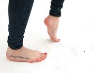 Feet - Natalia A - 2016-10-25 Barefoot on the snow