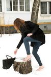 Feet - Natalia A - 2016-10-25 Barefoot on the snow