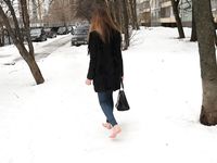 Feet - Natalia A - 2016-10-25 Barefoot on the snow