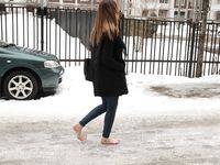 Feet - Natalia A - 2016-10-25 Barefoot on the snow