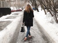 Feet - Natalia A - 2016-10-25 Barefoot on the snow