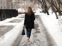 Feet - Natalia A - 2016-10-25 Barefoot on the snow