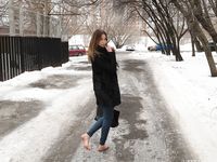Feet - Natalia A - 2016-10-25 Barefoot on the snow