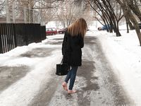 Feet - Natalia A - 2016-10-25 Barefoot on the snow