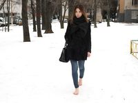 Feet - Natalia A - 2016-10-25 Barefoot on the snow