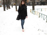 Feet - Natalia A - 2016-10-25 Barefoot on the snow