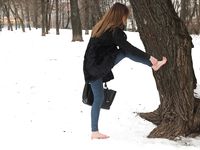Feet - Natalia A - 2016-10-25 Barefoot on the snow