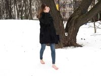 Feet - Natalia A - 2016-10-25 Barefoot on the snow