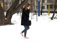 Feet - Natalia A - 2016-10-25 Barefoot on the snow