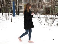 Feet - Natalia A - 2016-10-25 Barefoot on the snow