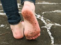 Feet - Natalia A - 2016-10-25 Barefoot on the snow