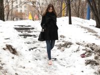 Feet - Natalia A - 2016-10-25 Barefoot on the snow