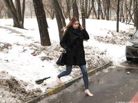 Feet - Natalia A - 2016-10-25 Barefoot on the snow