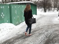 Feet - Natalia A - 2016-10-25 Barefoot on the snow