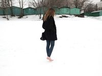 Feet - Natalia A - 2016-10-25 Barefoot on the snow