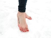 Feet - Natalia A - 2016-10-25 Barefoot on the snow