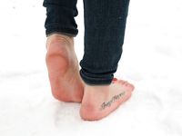 Feet - Natalia A - 2016-10-25 Barefoot on the snow