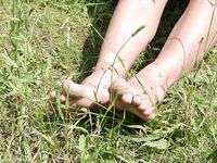 Feet - Natasha - 2003-10-02 Forest session