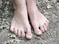 Feet - Natasha - 2003-10-02 Forest session