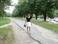 Feet - Natasha - 2004-01-04 Barefoot on the gravel