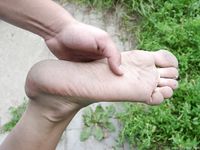 Feet - Natasha - 2004-01-04 Barefoot on the gravel