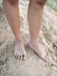 Feet - Natasha - 2004-01-04 Barefoot on the gravel