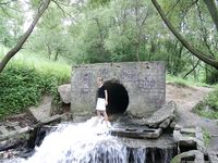 Feet - Natasha - 2004-01-04 Barefoot on the gravel