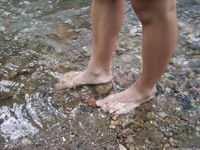Feet - Natasha - 2004-01-04 Barefoot on the gravel