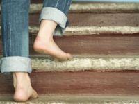 Feet - Natasha A + Luba - 2006-11-08 Tempted to a barefoot walk