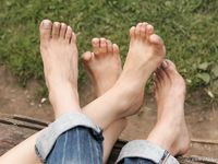 Feet - Natasha A + Luba - 2006-11-08 Tempted to a barefoot walk