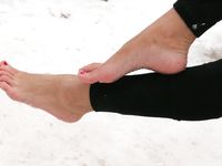 Feet - Natasha D - 2011-03-27 December barefoot challenge