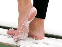 Feet - Natasha D - 2011-03-27 December barefoot challenge