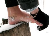 Feet - Natasha D - 2011-03-27 December barefoot challenge