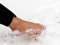 Feet - Natasha D - 2011-03-27 December barefoot challenge