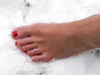 Feet - Natasha D - 2011-03-27 December barefoot challenge