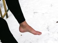 Feet - Natasha D - 2011-03-27 December barefoot challenge