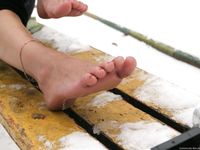 Feet - Natasha D - 2011-03-27 December barefoot challenge