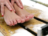 Feet - Natasha D - 2011-03-27 December barefoot challenge