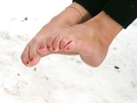 Feet - Natasha D - 2011-03-27 December barefoot challenge