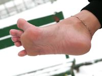 Feet - Natasha D - 2011-03-27 December barefoot challenge
