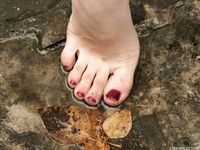 Feet - Natasha F - 2011-10-05 Barefoot in October