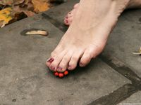 Feet - Natasha F - 2011-10-05 Barefoot in October
