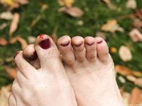 Feet - Natasha F - 2011-10-05 Barefoot in October