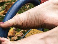Feet - Natasha F - 2011-10-05 Barefoot in October