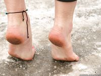 Feet - Natasha G - 2012-11-18 Barefoot in cold weather
