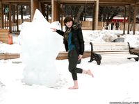 Feet - Natasha G - 2012-11-18 Barefoot in cold weather