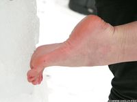 Feet - Natasha G - 2012-11-18 Barefoot in cold weather