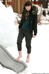 Feet - Natasha G - 2012-11-18 Barefoot in cold weather