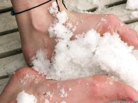 Feet - Natasha G - 2012-11-18 Barefoot in cold weather